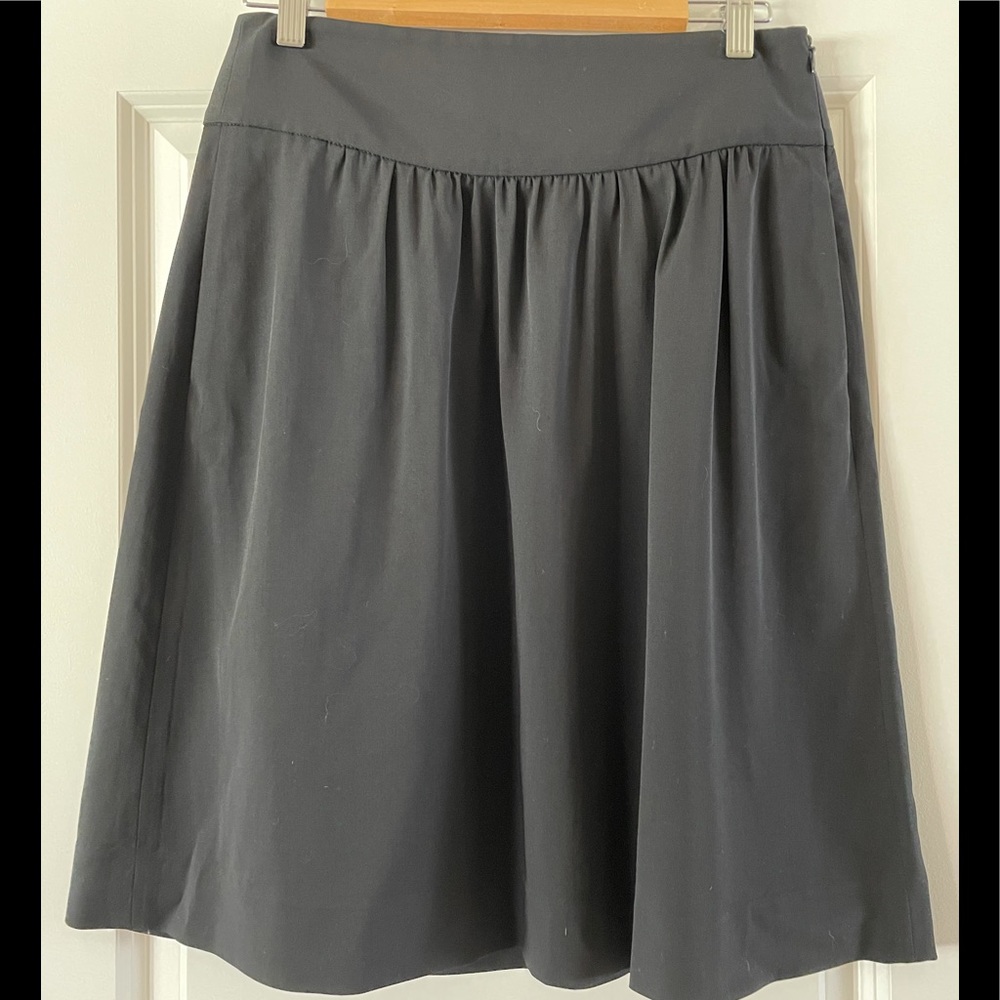 Size 4 Theory black skirt with pockets
